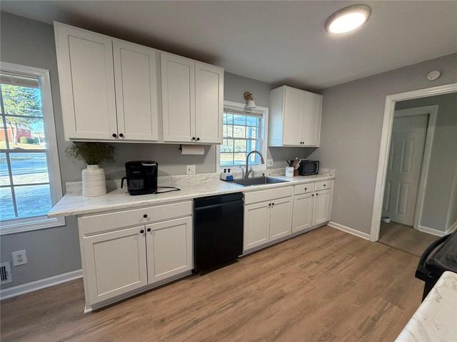 431 Pineridge Road, Forest Park, GA 30297