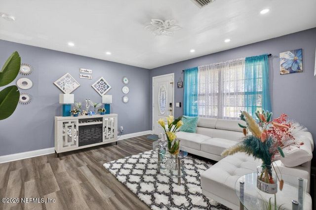 5656 FARGO Drive N, Jacksonville, FL 32207