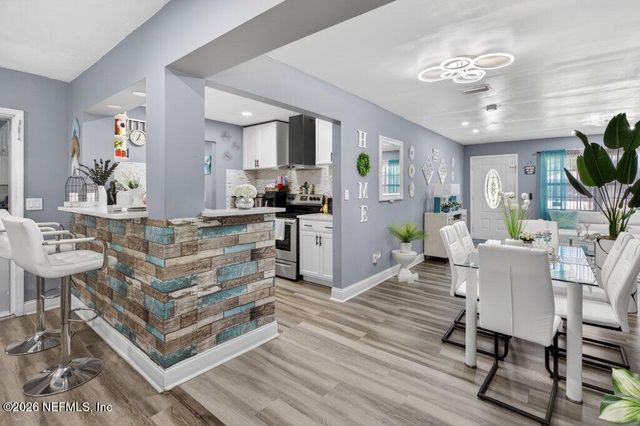 5656 FARGO Drive N, Jacksonville, FL 32207