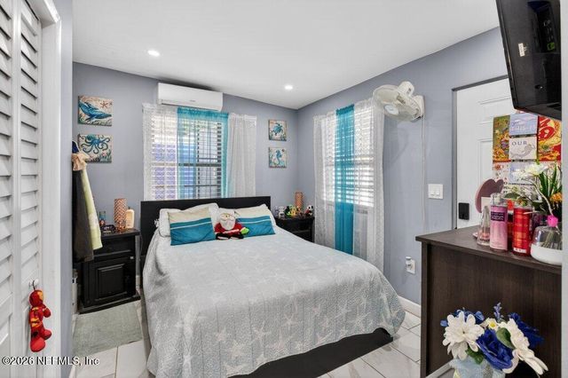 5656 FARGO Drive N, Jacksonville, FL 32207