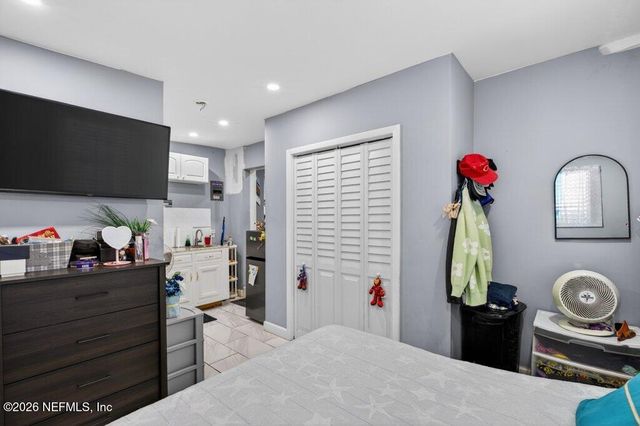 5656 FARGO Drive N, Jacksonville, FL 32207