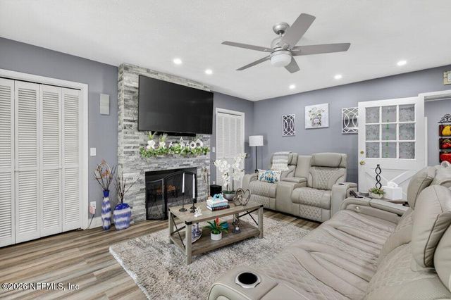 5656 FARGO Drive N, Jacksonville, FL 32207