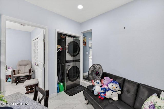 5656 FARGO Drive N, Jacksonville, FL 32207