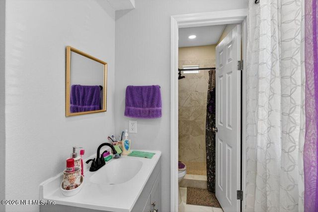 5656 FARGO Drive N, Jacksonville, FL 32207