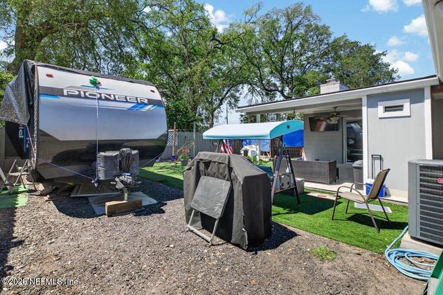 5656 FARGO Drive N, Jacksonville, FL 32207