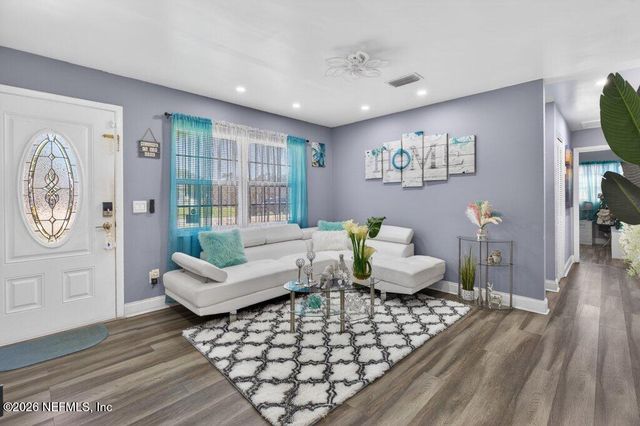 5656 FARGO Drive N, Jacksonville, FL 32207