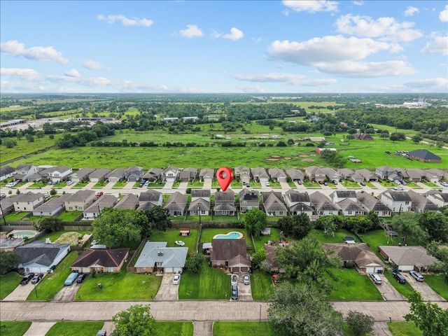 125 Austin Road, Angleton, TX 77515