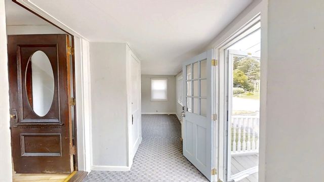 22 Pelican Ave, Worcester, MA 01605