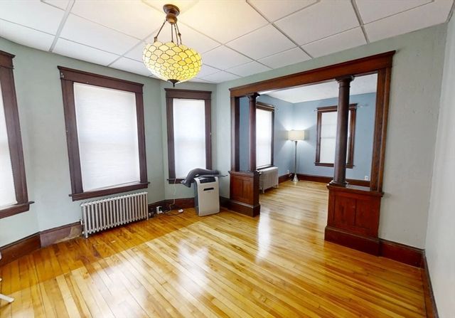 22 Pelican Ave, Worcester, MA 01605