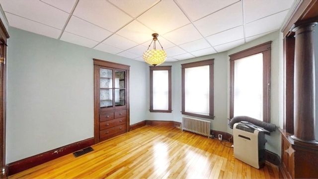 22 Pelican Ave, Worcester, MA 01605