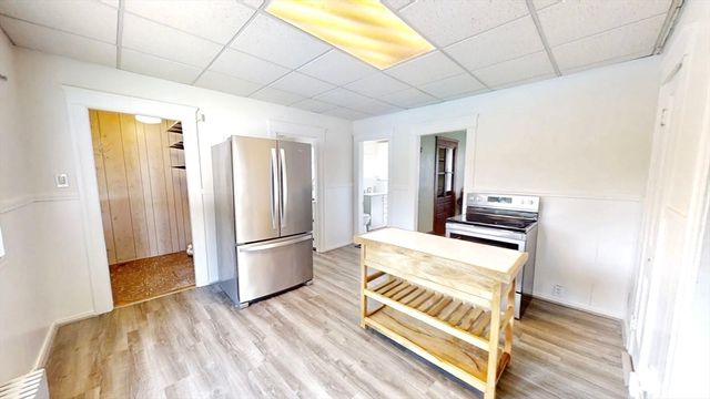 22 Pelican Ave, Worcester, MA 01605