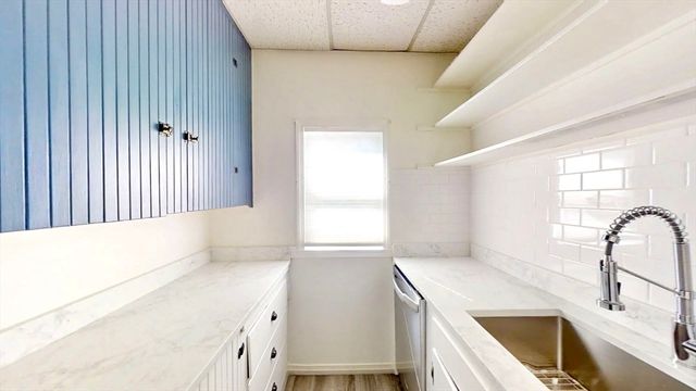 22 Pelican Ave, Worcester, MA 01605