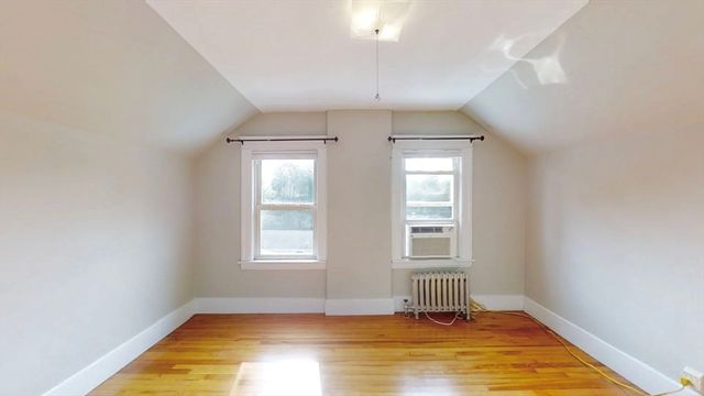 22 Pelican Ave, Worcester, MA 01605
