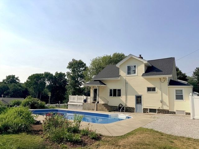 22 Pelican Ave, Worcester, MA 01605