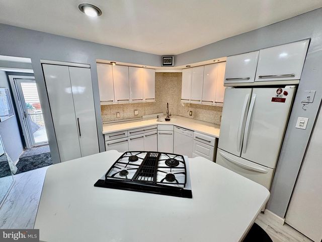 219 ARIZONA AVE, Atlantic City, NJ 08401