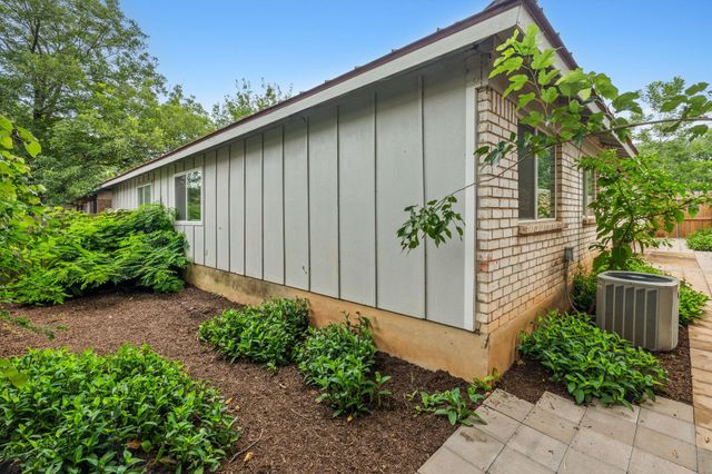 2406 Berkeley Ave B, Austin, TX 78745