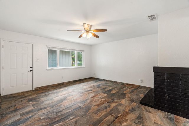 2406 Berkeley Ave B, Austin, TX 78745