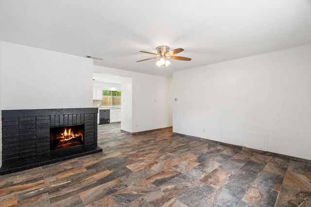 2406 Berkeley Ave B, Austin, TX 78745