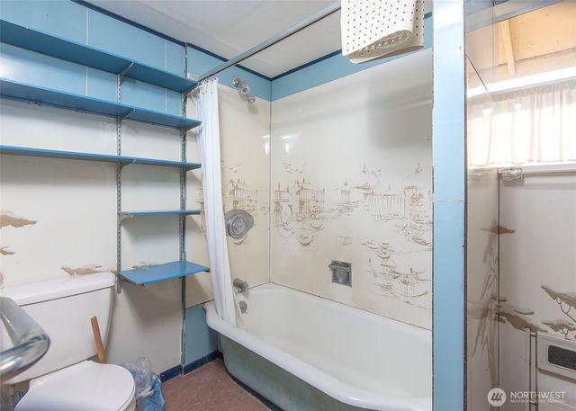 705 S 208th Street, Des Moines, WA 98198