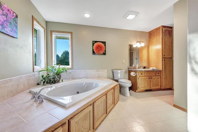 427 N 18TH AVENUE, Sturgeon Bay, WI 54235