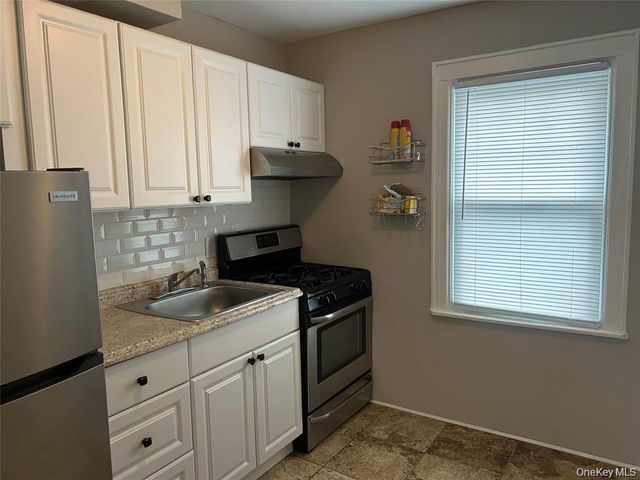 248-15 89th Avenue 2nd Fl, Bellerose, NY 11426