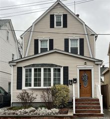 248-15 89th Avenue 2nd Fl, Bellerose, NY 11426