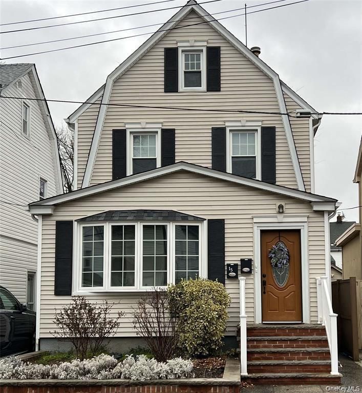 248-15 89th Avenue 2nd Fl, Bellerose, NY 11426