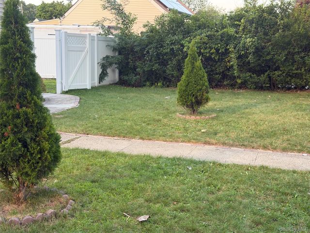 51 E Cedar Street, Central Islip, NY 11722