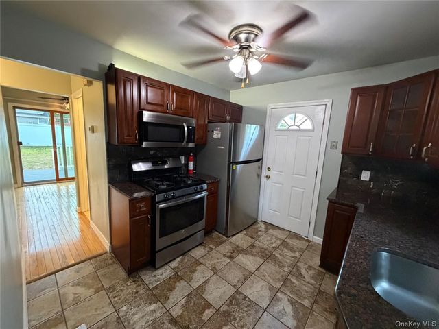 51 E Cedar Street, Central Islip, NY 11722