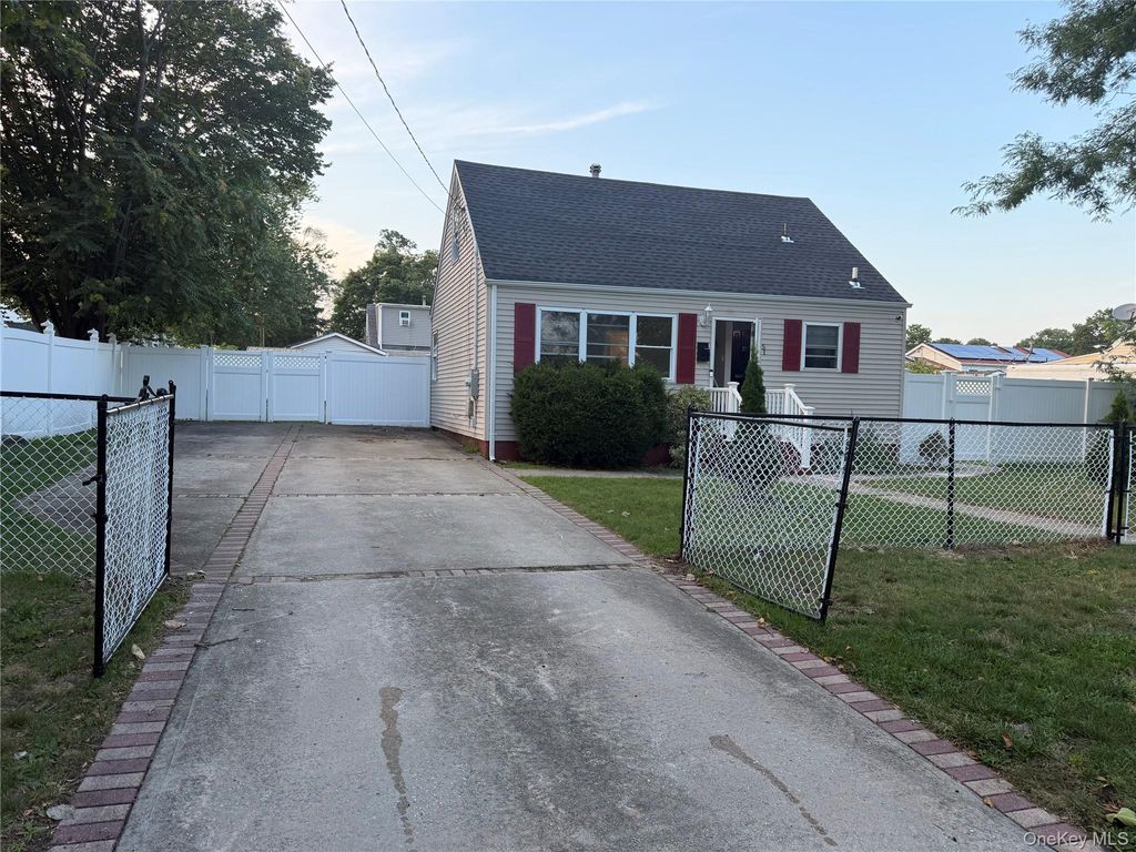 51 E Cedar Street, Central Islip, NY 11722