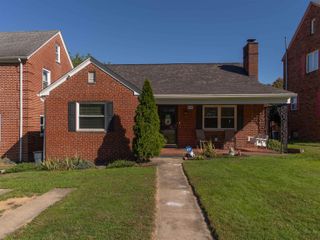 24 Fairfax Drive, Huntington, WV 25705
