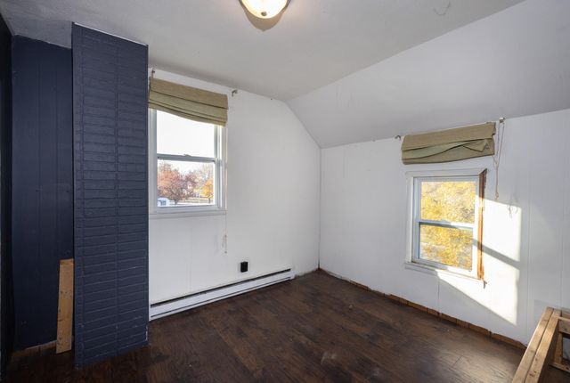 222 6th Street NE, Hillsboro, ND 58045