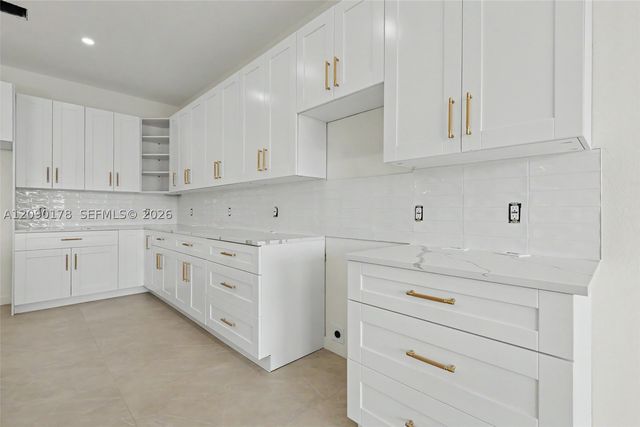 2960 NW 24th Ave, Oakland Park, FL 33311