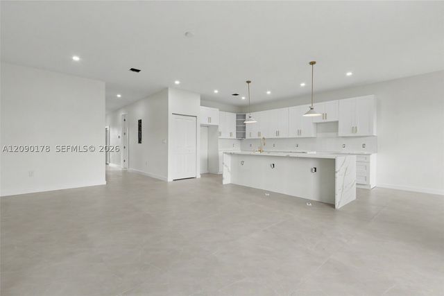 2960 NW 24th Ave, Oakland Park, FL 33311