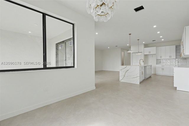 2960 NW 24th Ave, Oakland Park, FL 33311