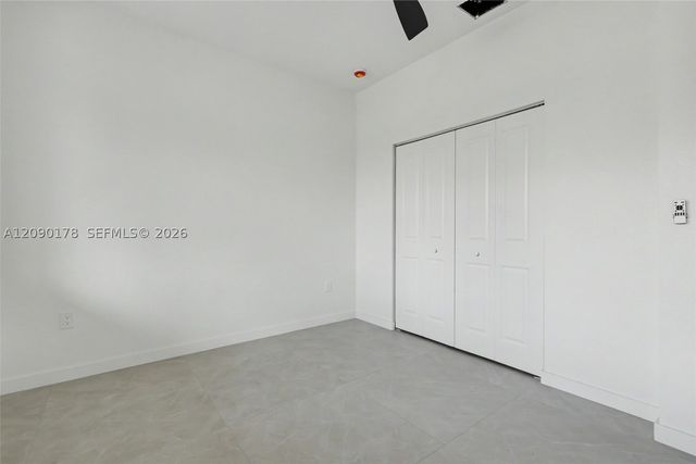2960 NW 24th Ave, Oakland Park, FL 33311