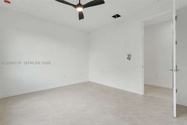 2960 NW 24th Ave, Oakland Park, FL 33311