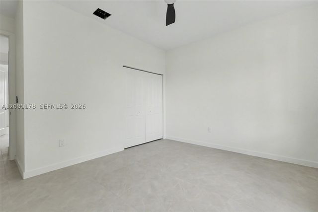 2960 NW 24th Ave, Oakland Park, FL 33311