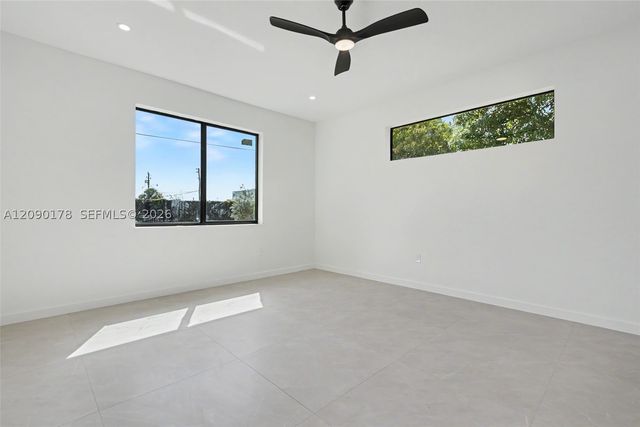 2960 NW 24th Ave, Oakland Park, FL 33311
