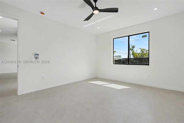 2960 NW 24th Ave, Oakland Park, FL 33311