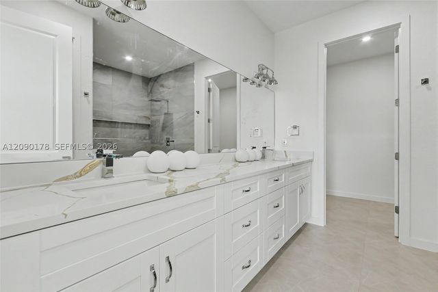 2960 NW 24th Ave, Oakland Park, FL 33311