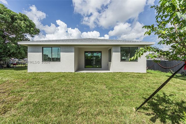 2960 NW 24th Ave, Oakland Park, FL 33311