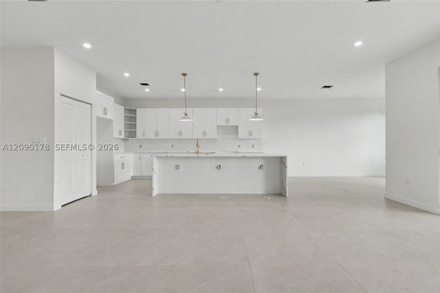 2960 NW 24th Ave, Oakland Park, FL 33311