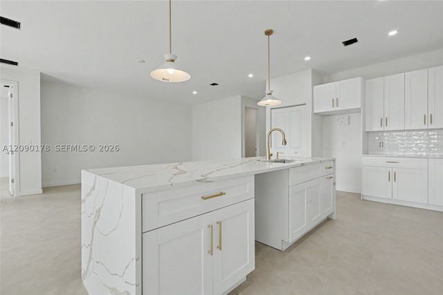 2960 NW 24th Ave, Oakland Park, FL 33311