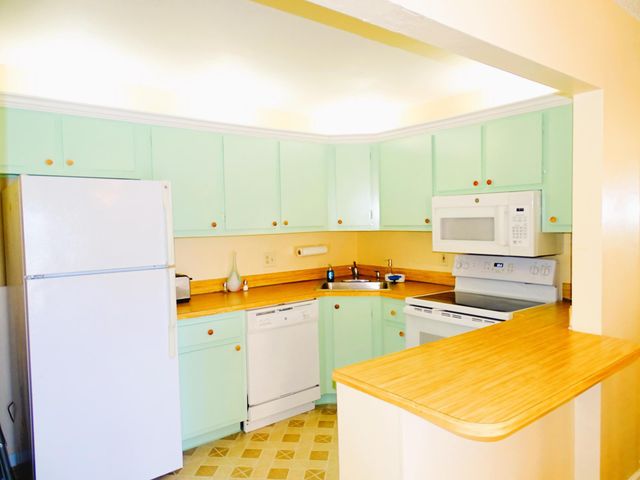 409 Pine Glen Lane A-2, Greenacres, FL 33463