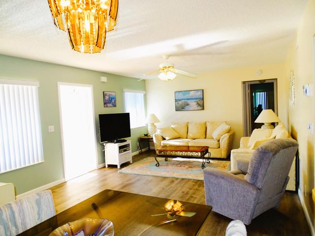 409 Pine Glen Lane A-2, Greenacres, FL 33463