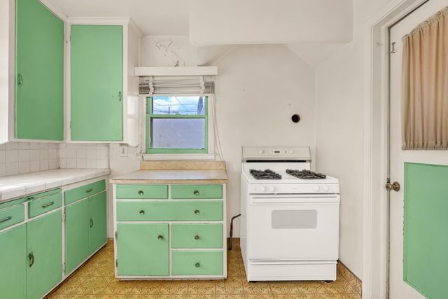 500 N G Street, Madera, CA 93637