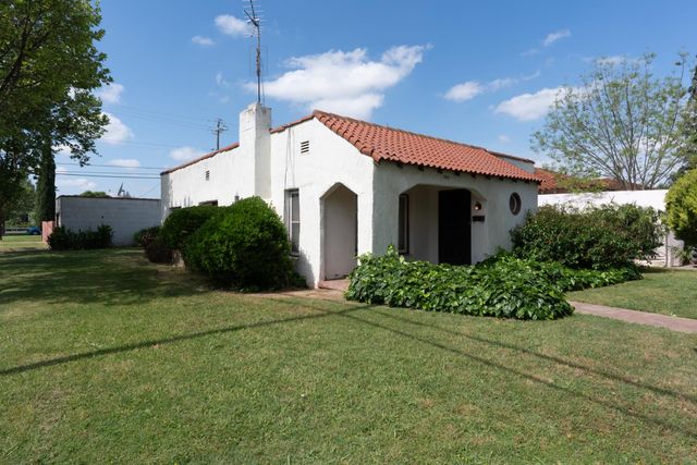 500 N G Street, Madera, CA 93637