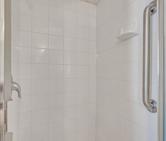 500 N G Street, Madera, CA 93637