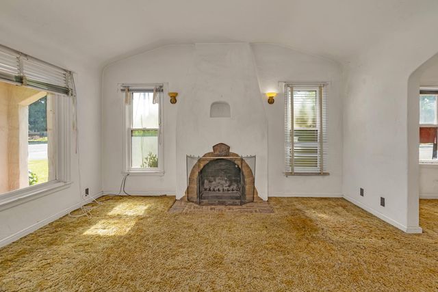 500 N G Street, Madera, CA 93637